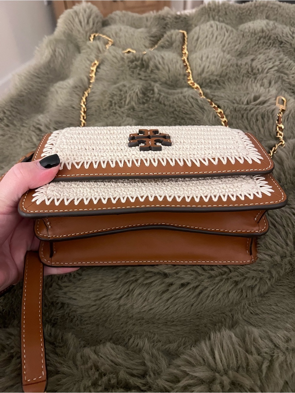 NWT Tory Burch Cream Britten Crochet Crossbody with Tan Leather Trim - Picture 4 of 16